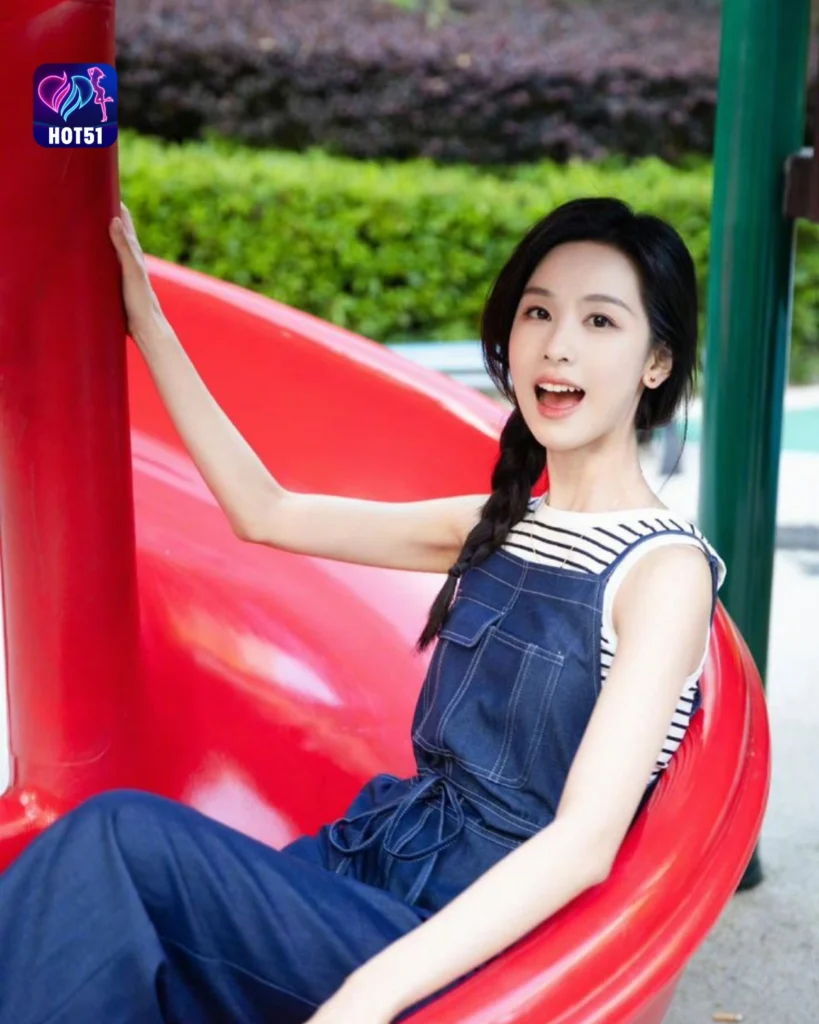  Gambar Cantik Chen Duling di Platform HOT51