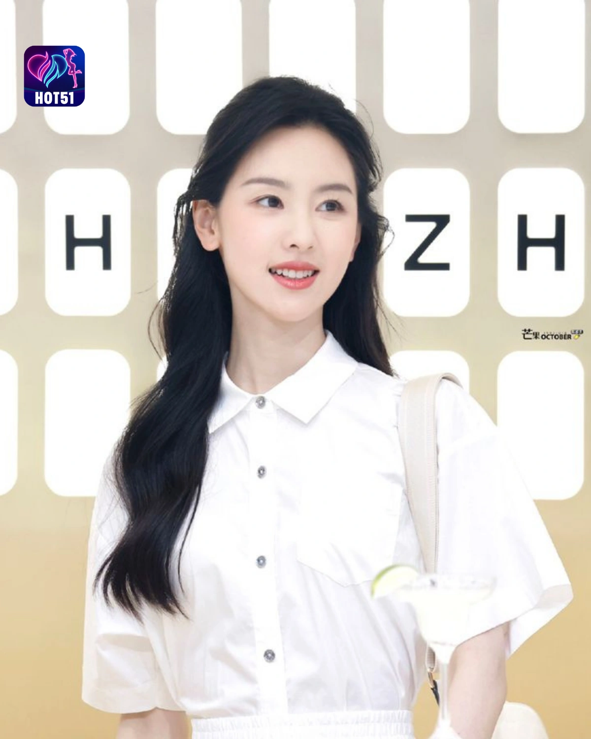 You are currently viewing Beautiful Stunning Gambar  Chen Duling di Platform HOT51
