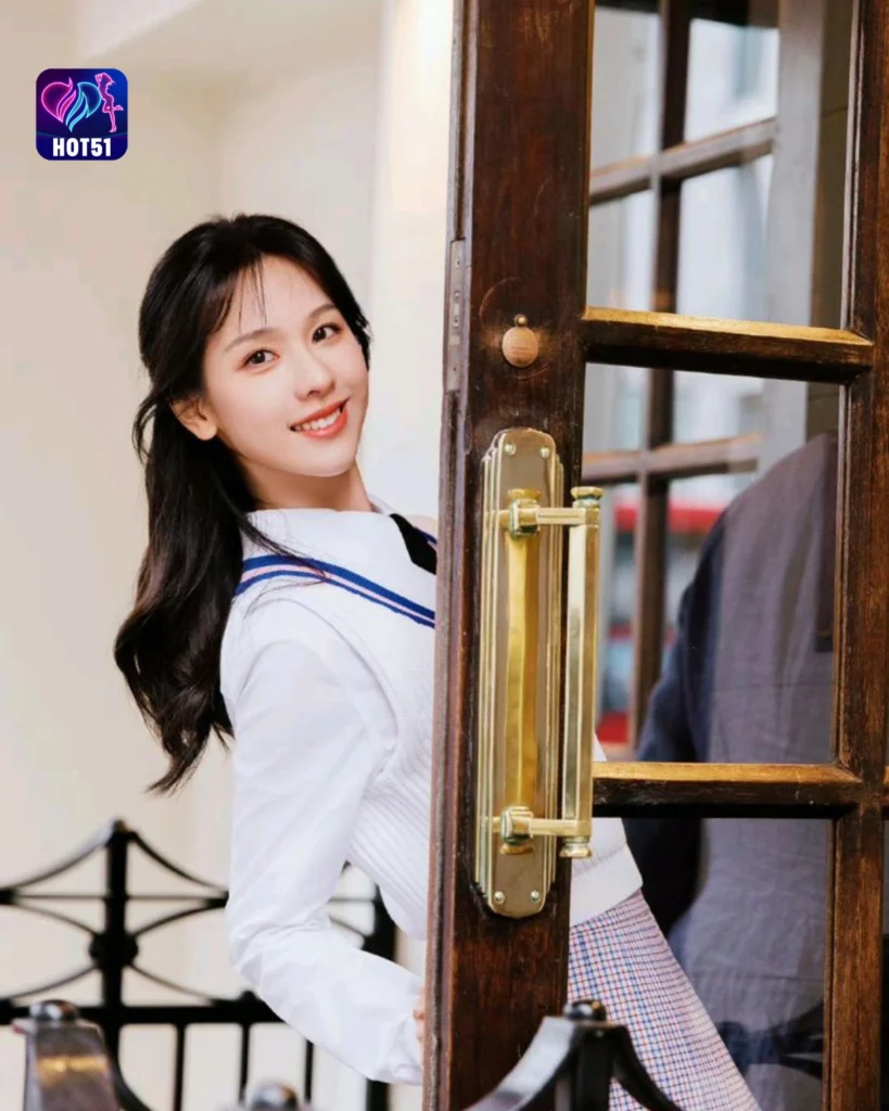  Gambar Cantik Chen Duling di Platform HOT51