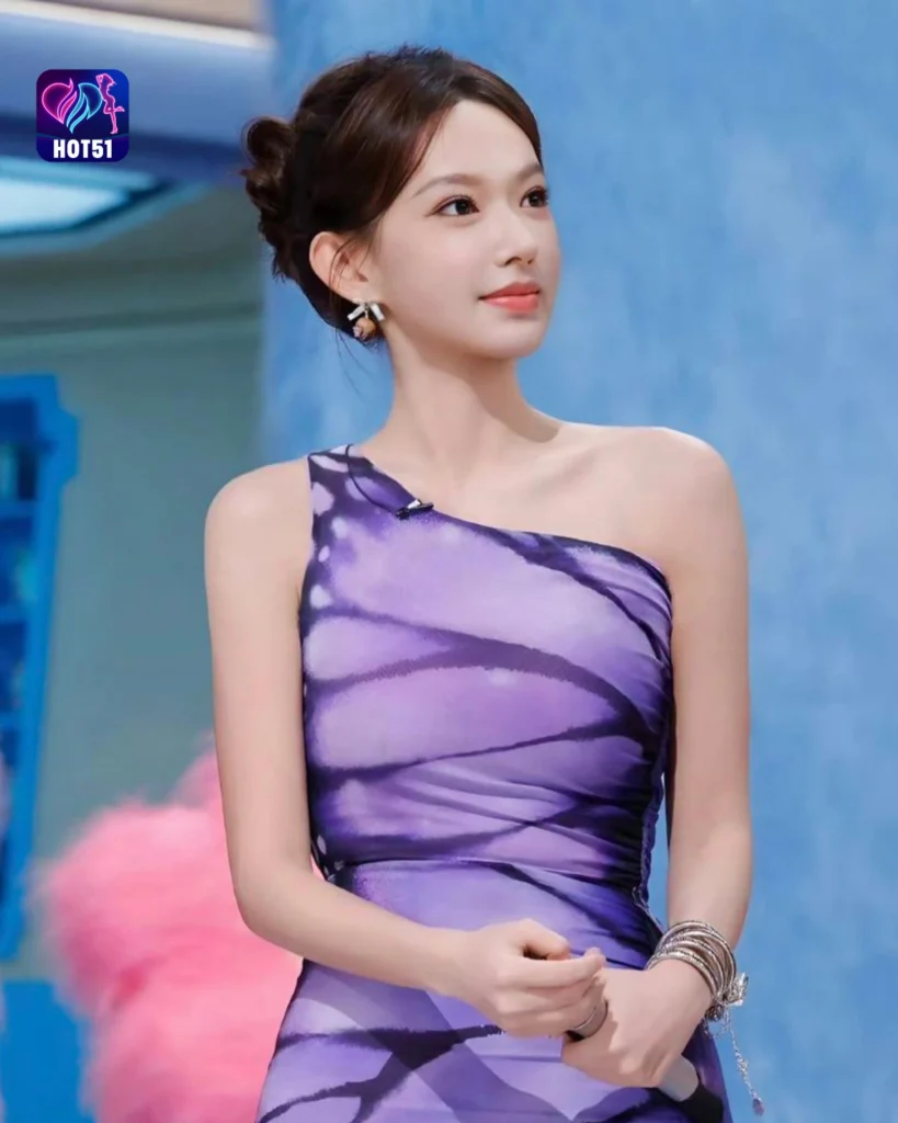  Gambar Cantik Chen Duling di Platform HOT51