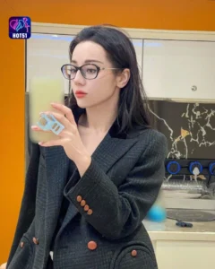 Read more about the article Beautiful Stunning Gambar  Dilraba Dilmurat di Platform HOT51