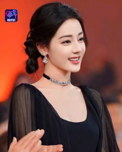 Read more about the article Beautiful Stunning Gambar Cantik Dilraba Dilmurat di Platform HOT51