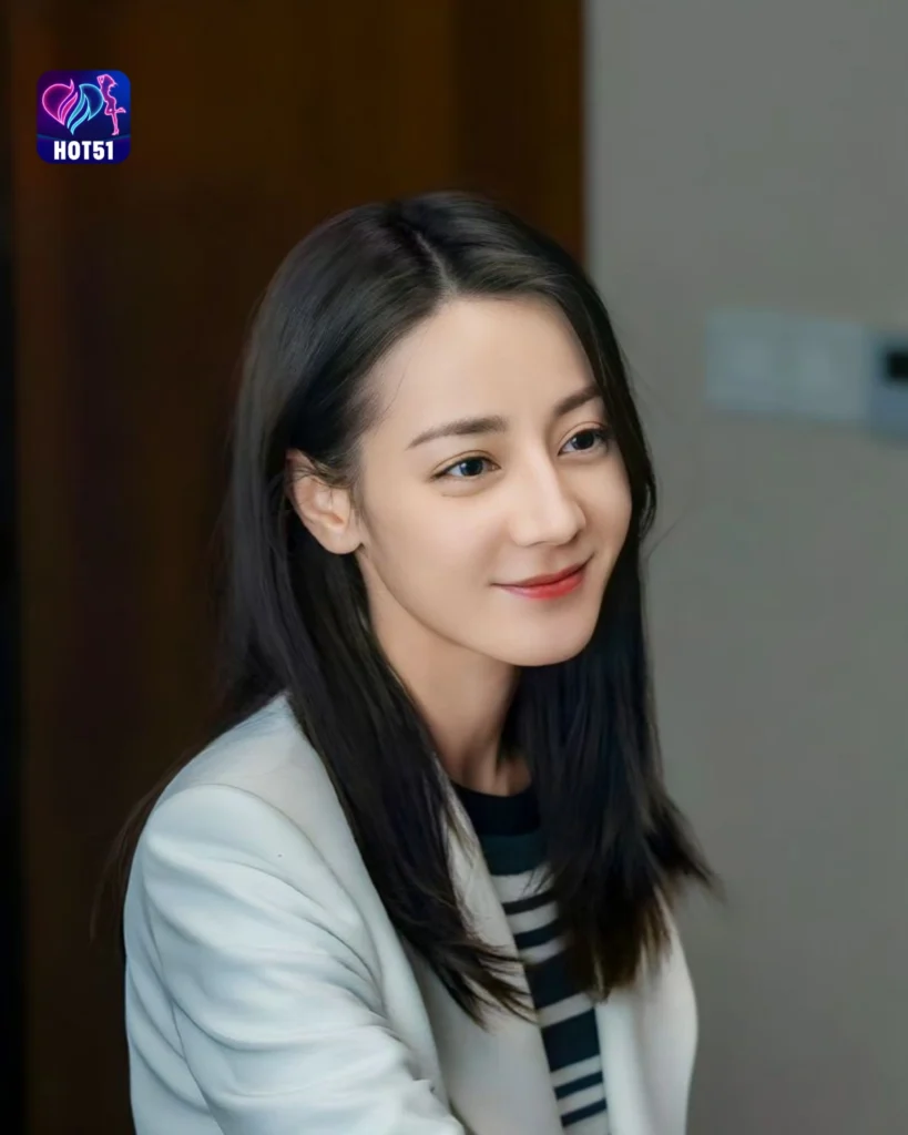 Gambar Cantik Dilraba Dilmurat di Platform HOT51
