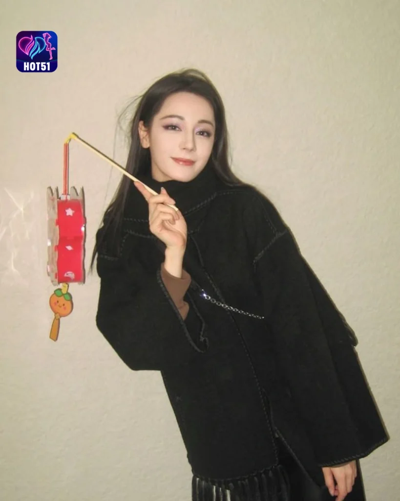 Gambar Cantik Dilraba Dilmurat di Platform HOT51