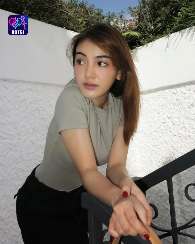  Gambar Cantik Eyka Farhana di Platform HOT51