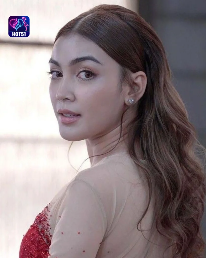 Gambar Cantik Eyka Farhana di Platform HOT51