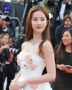 Read more about the article Beautiful Stunning Gambar Cantik Liu Yifei di Platform HOT51