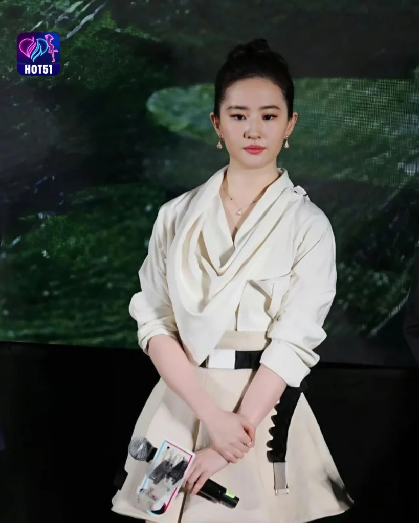 Gambar Cantik Liu Yifei di Platform HOT51