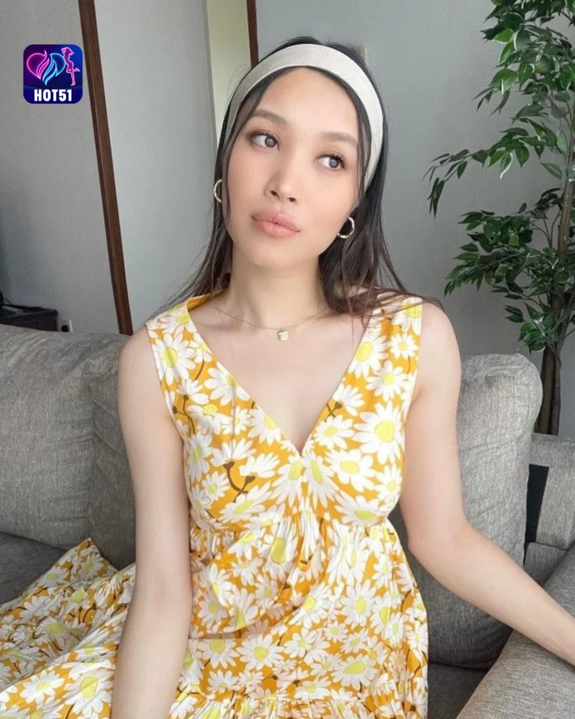 Gambar Cantik Zahirah MacWilson di Platform HOT51