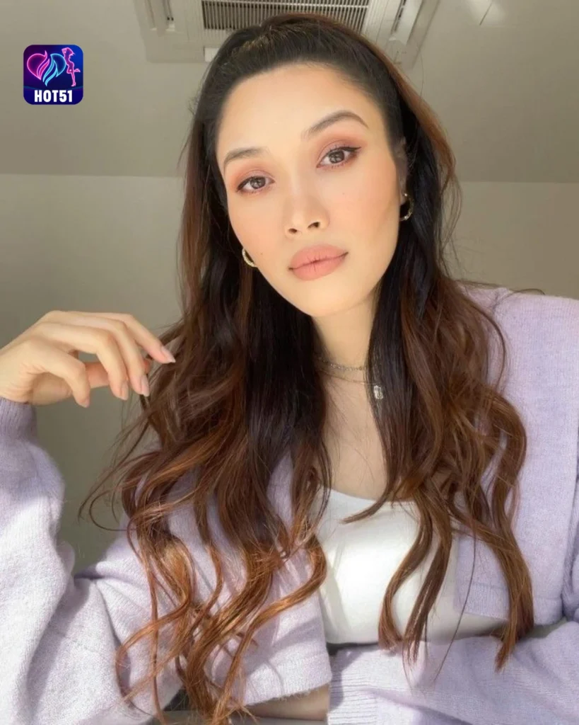 Gambar Cantik Zahirah MacWilson di Platform HOT51