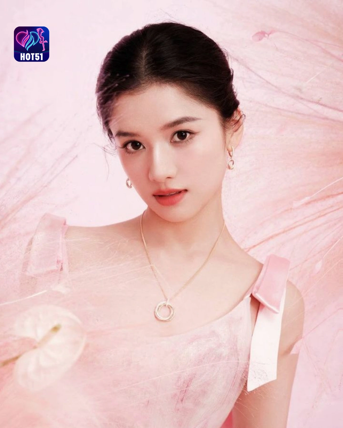 You are currently viewing Beautiful Stunning Gambar Zhang Jingyi di Platform HOT51