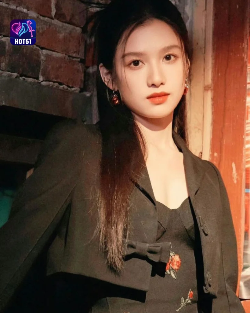 Gambar Cantik Zhang Jingyi di Platform HOTGambar Cantik Zhang Jingyi di Platform HOT