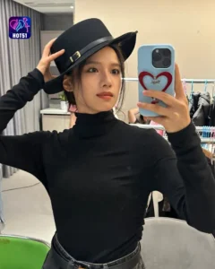 Read more about the article Beautiful Stunning Gambar Zhang Jingyi di Platform HOT51