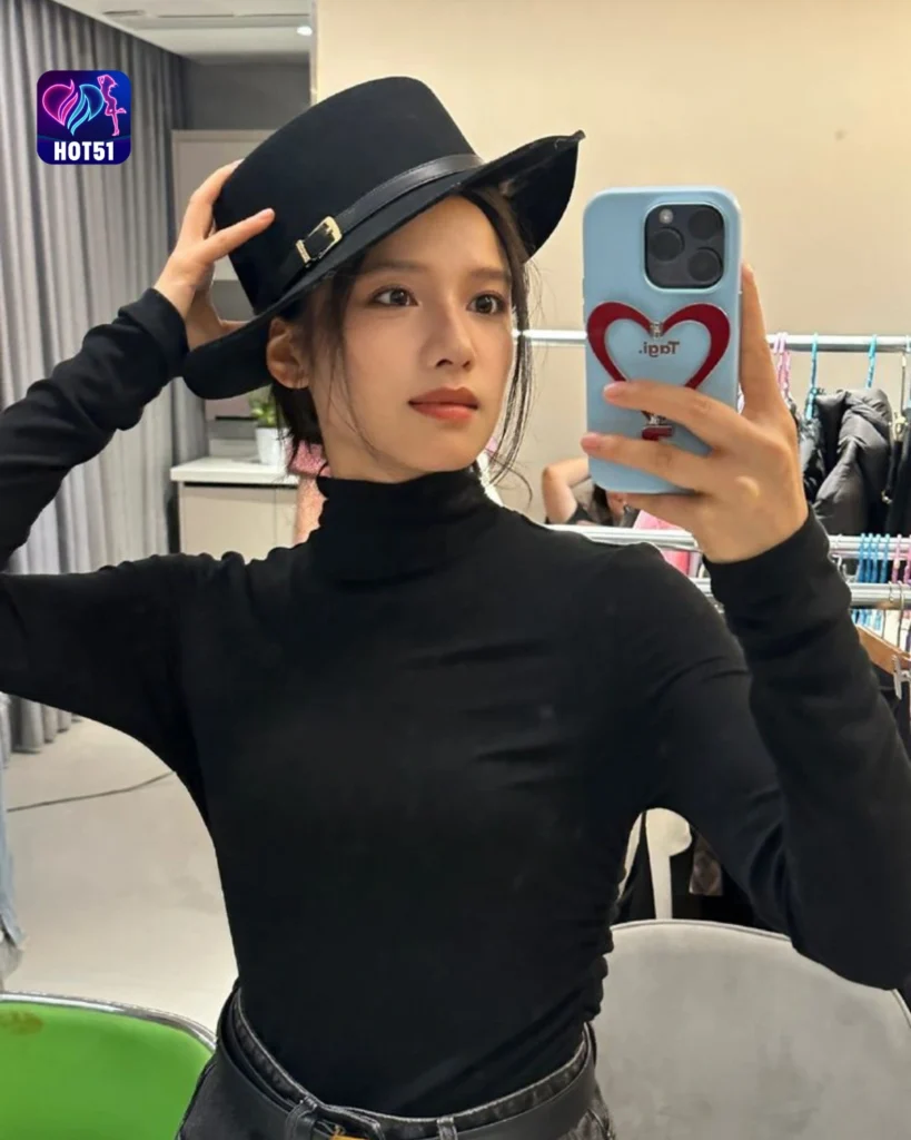  Gambar Cantik Zhang Jingyi di Platform HOT51