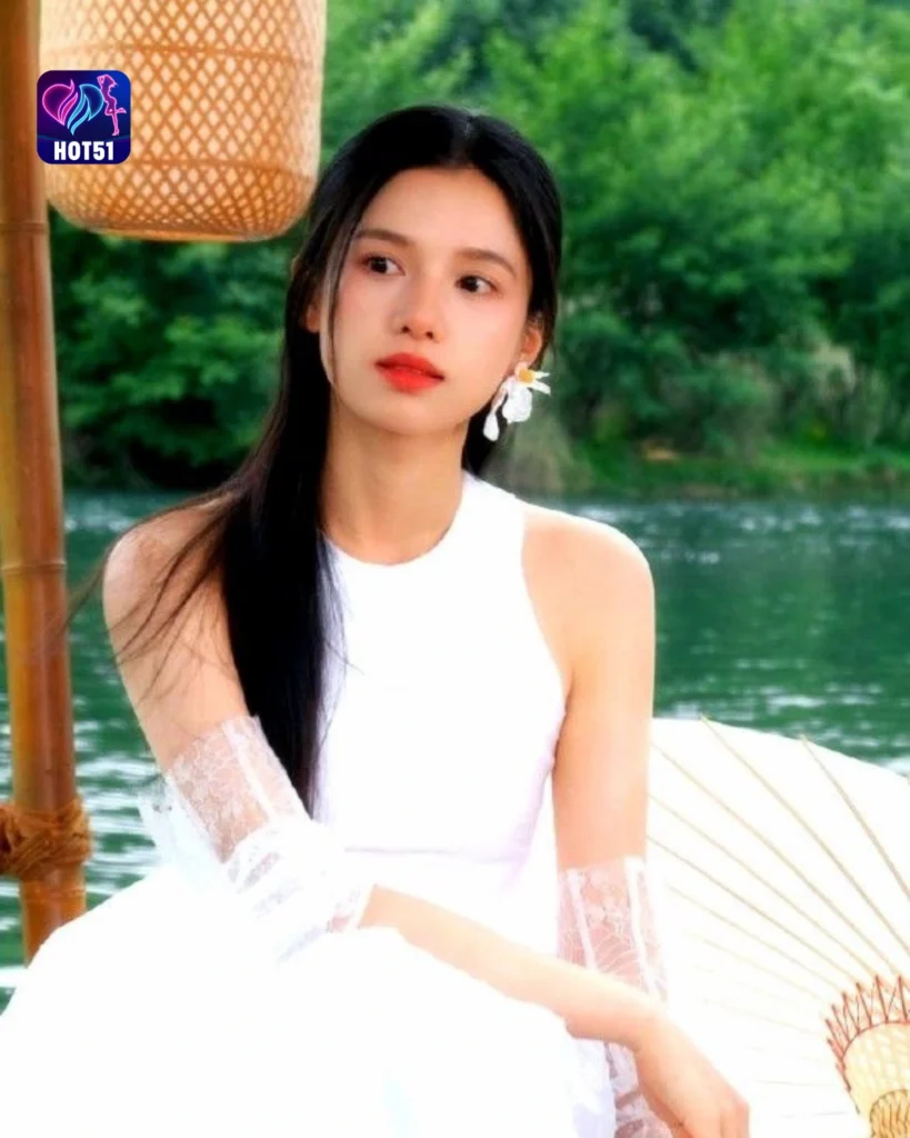  Gambar Cantik Zhang Jingyi di Platform HOT51
