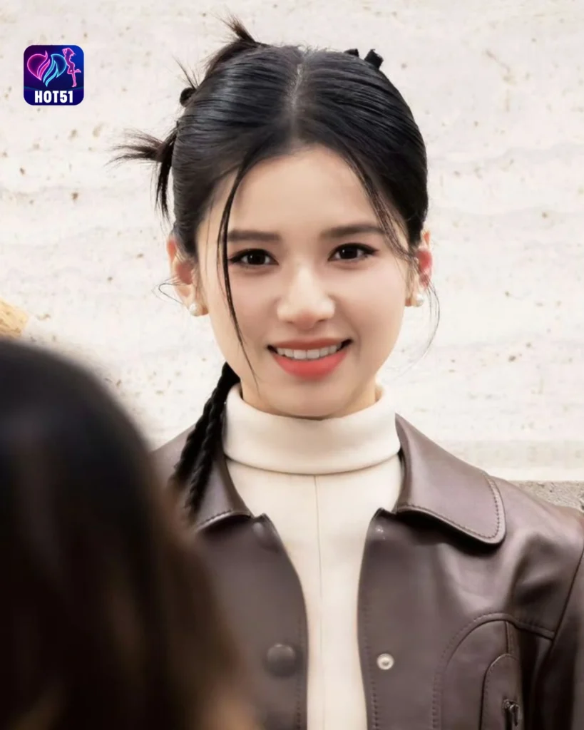 Gambar Cantik Zhang Jingyi di Platform HOT5