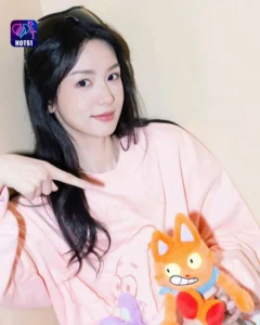 Read more about the article Beautiful Stunning Gambar Cantik Zhou Ye di Platform HOT51