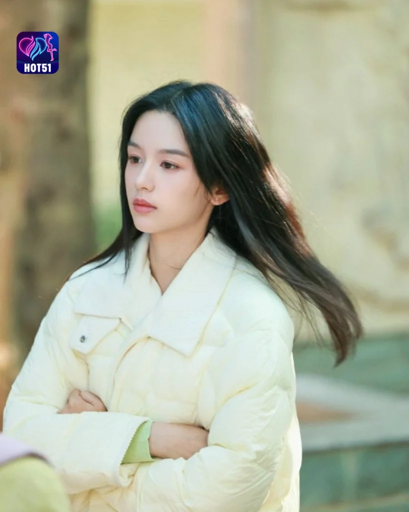  Gambar Cantik Zhou Ye di Platform HOT51 