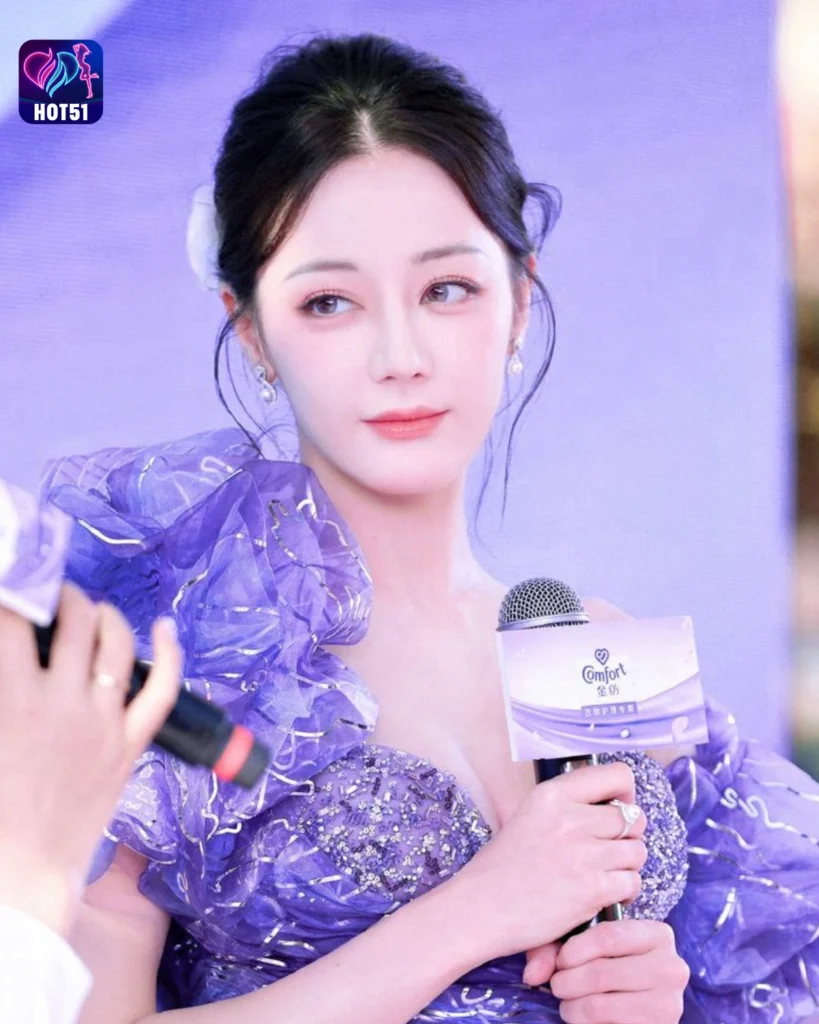 Gambar Menarik Dilraba Dilmurat di Platform HOT51