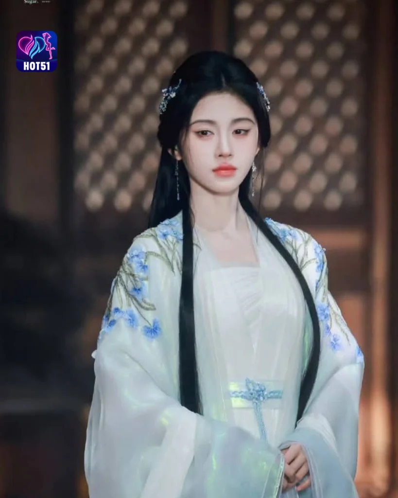  Ju Jingyi’s Stunning Photos on HOT51 Live Platform