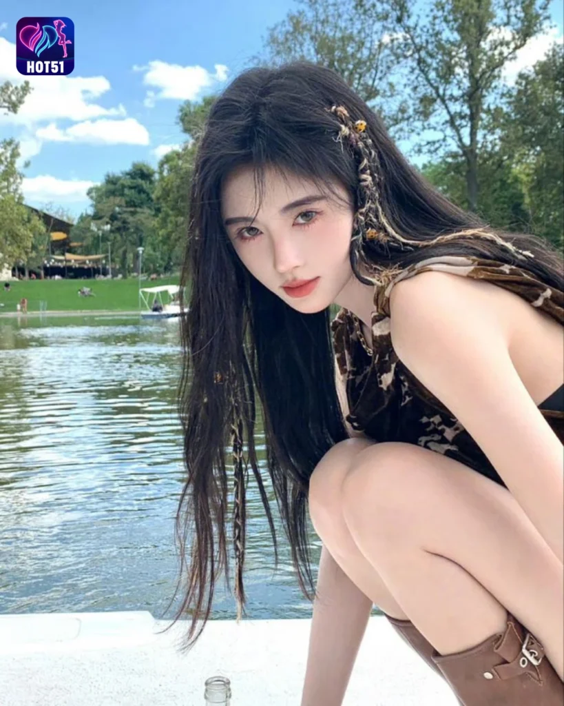  Ju Jingyi's Stunning Photos on HOT51 Platform