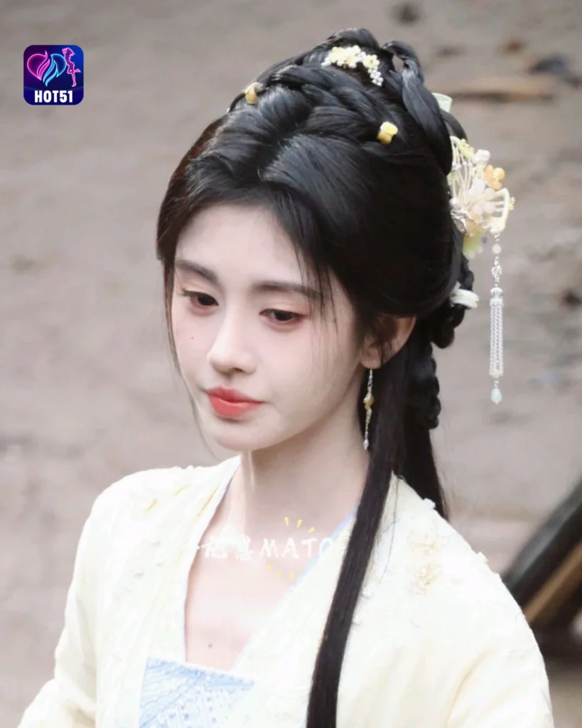  Ju Jingyi's Stunning Photos on Hot51 Platform Revealed 