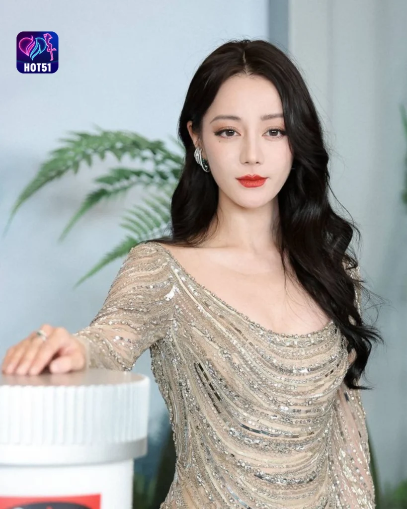  Keindahan Foto Dilraba Dilmurat di Platform HOT51 