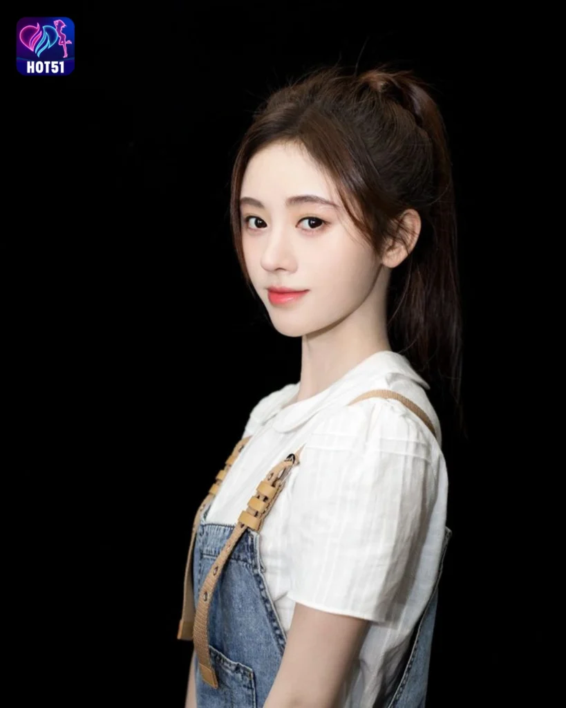 Keindahan Foto Ju Jingyi di Platform HOT51 