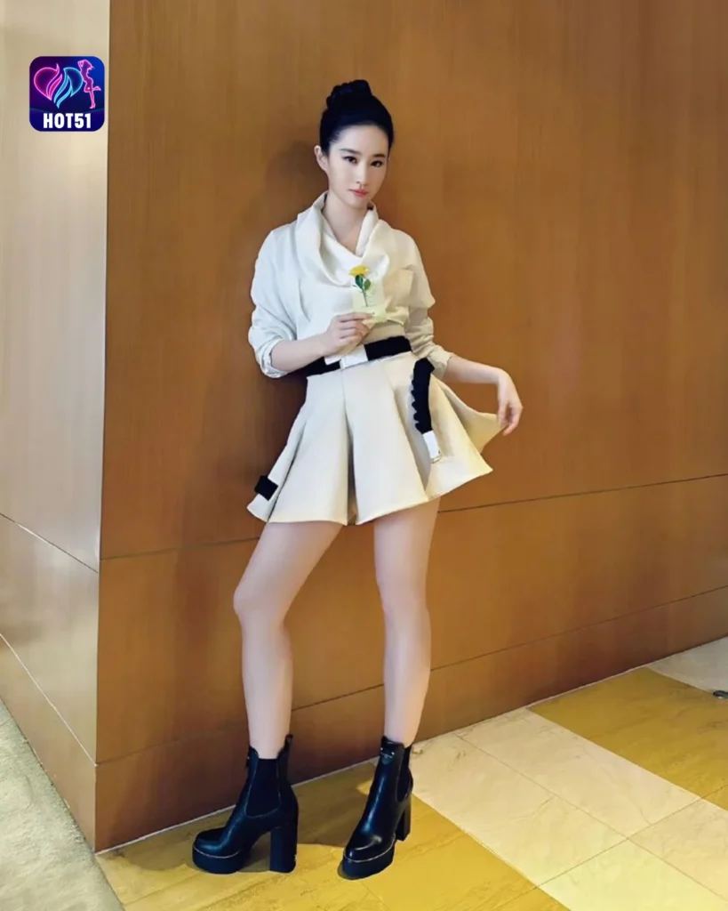 Koleksi Gambar Cantik Liu Yifei di Platform HOT51