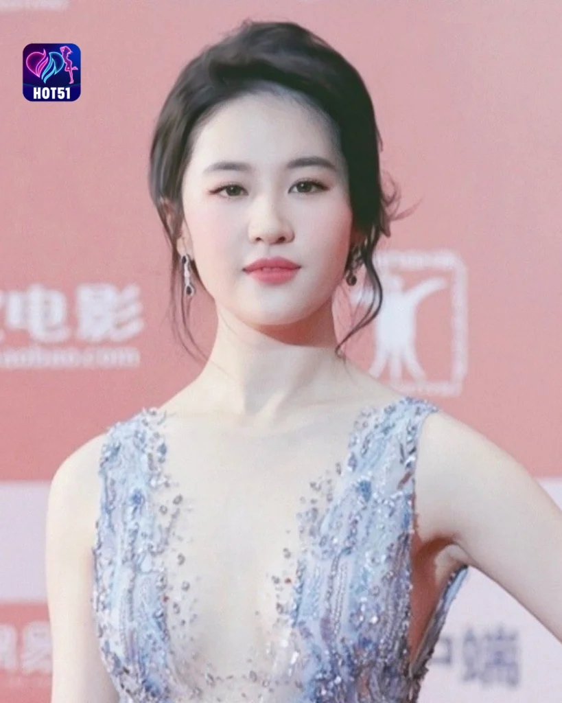 Liu Yifei’s Stunning Photos on HOT51 Live Platform