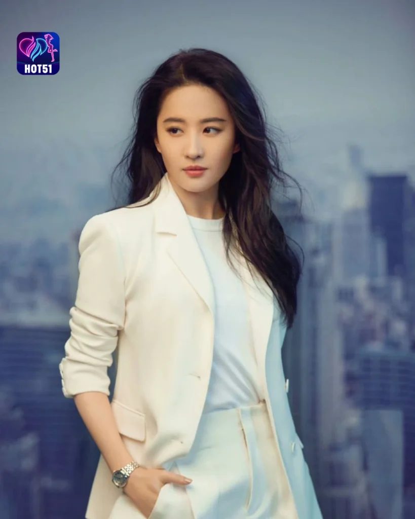 Liu Yifei’s Stunning Photos on HOT51 Live Platform