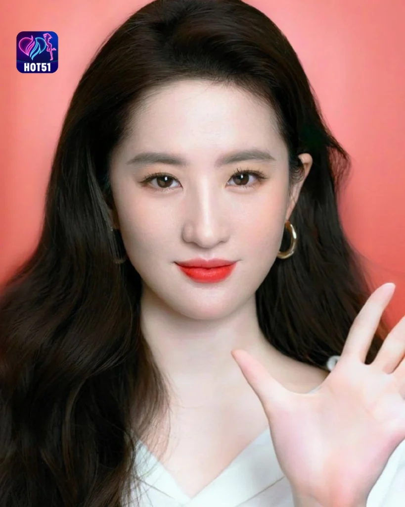 Liu Yifei’s Stunning Photos on HOT51 Live Platform