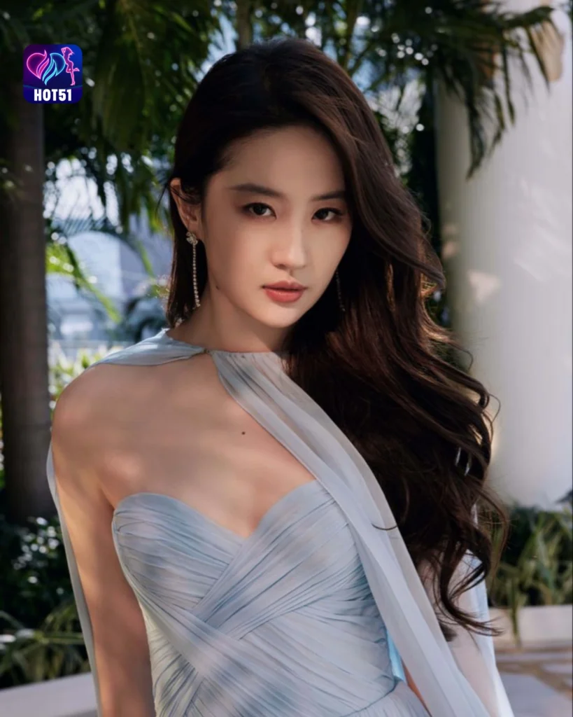 Liu Yifei's Stunning Photos on HOT51 Platform