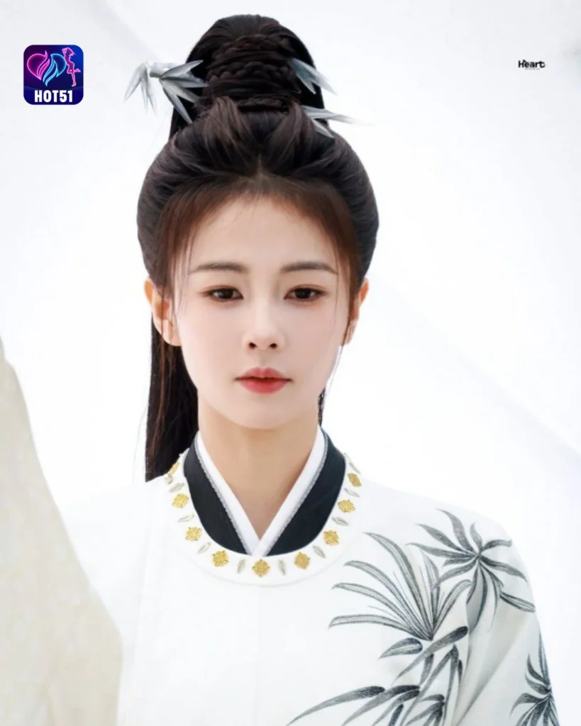 Stunning Bai Lu Photos Featured on HOT51 Platform