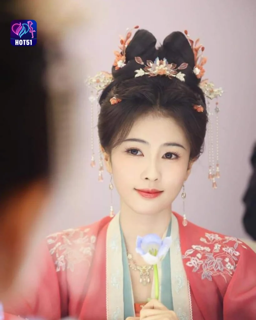  Stunning Bai Lu Photos Featured on HOT51 Platform
