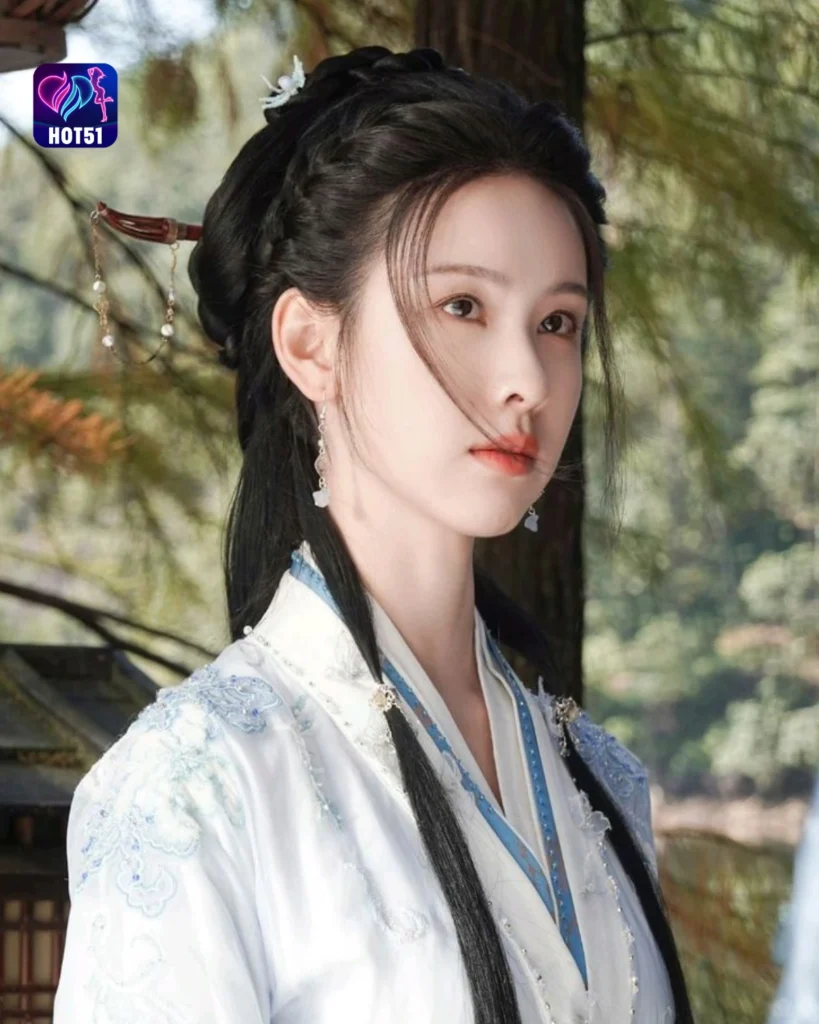 Stunning Chen Duling Photos Now on HOT51 Platform 