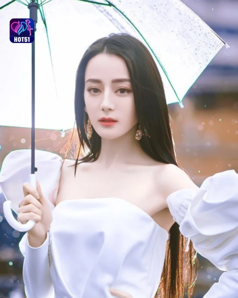  Stunning Dilraba Dilmurat Photos on HOT51 Platform 