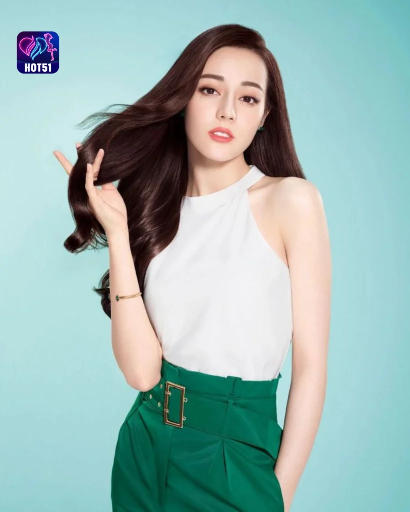 Stunning Dilraba Dilmurat Photos on HOT51 Platform