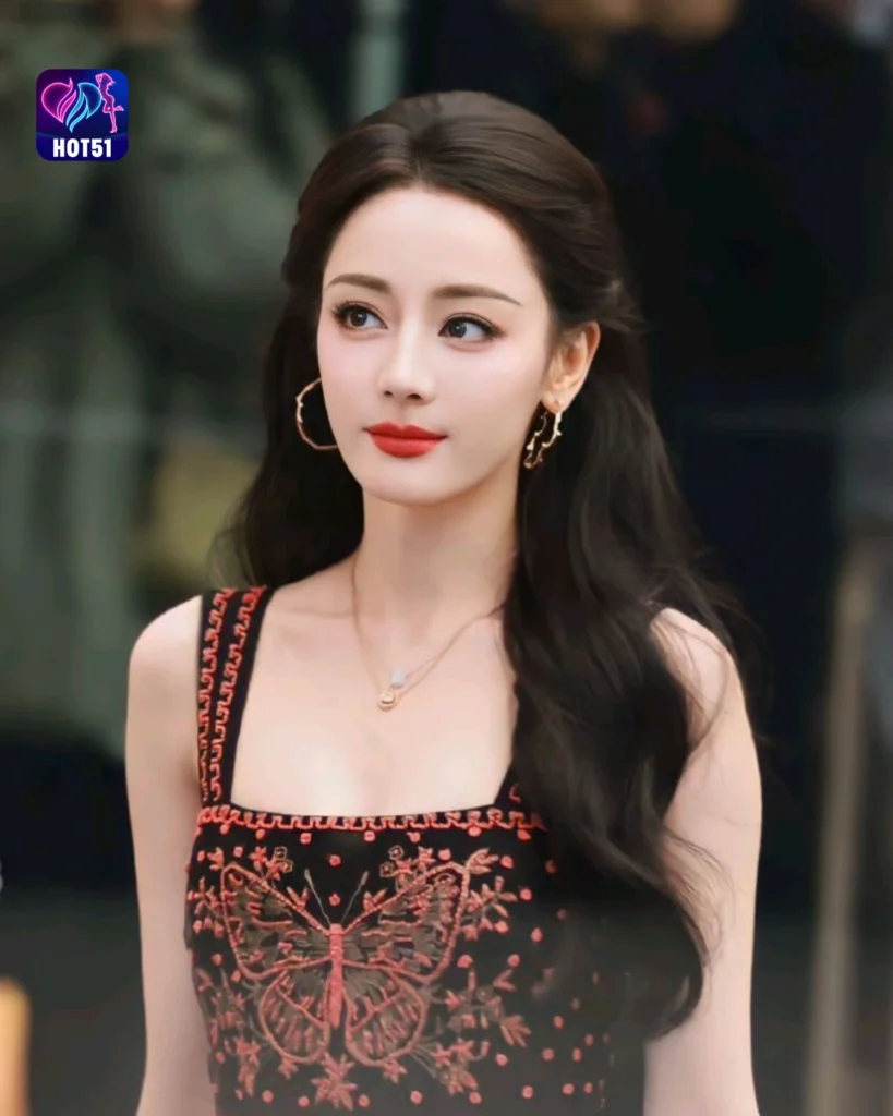  Stunning Dilraba Dilmurat Photos on HOT51 Platform 