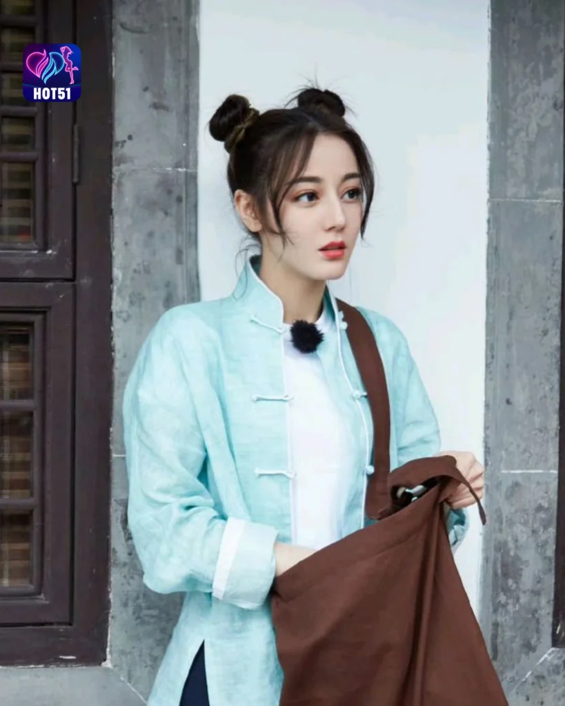 Stunning Dilraba Dilmurat Photos on HOT51 Platform