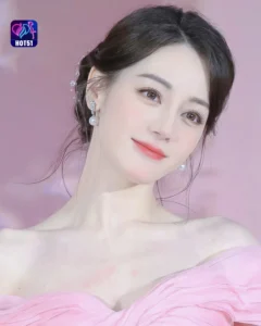 Read more about the article Beautiful Stunning Dilraba Dilmurat Photos on HOT51 Platform