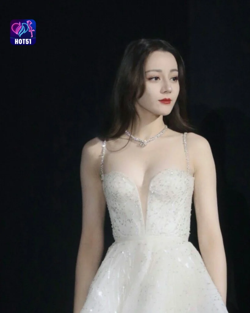  Stunning Dilraba Dilmurat Photos on HOT51 Platform 