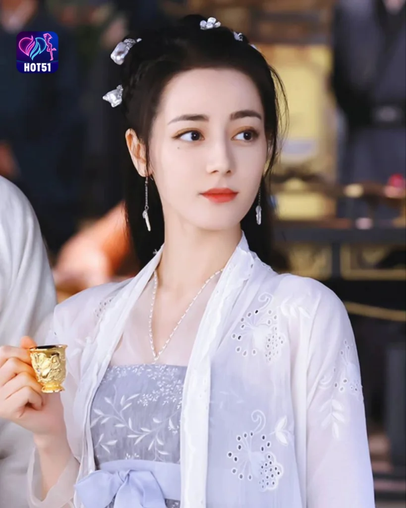 Stunning Dilraba Dilmurat Photos on HOT51 Platform