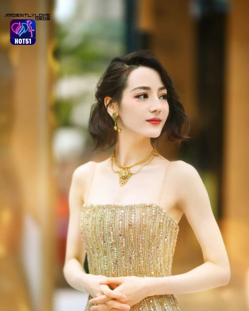 Stunning Dilraba Dilmurat Photos on HOT51 Platform