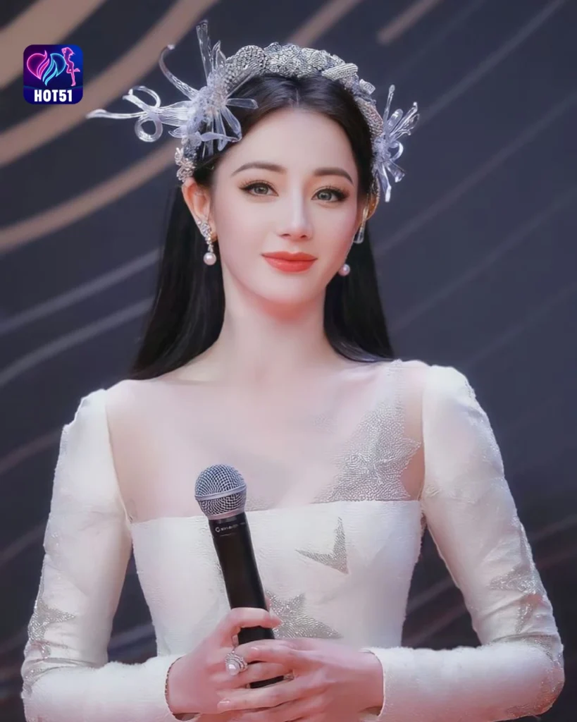 Stunning Dilraba Dilmurat Photos on HOT51 Platform