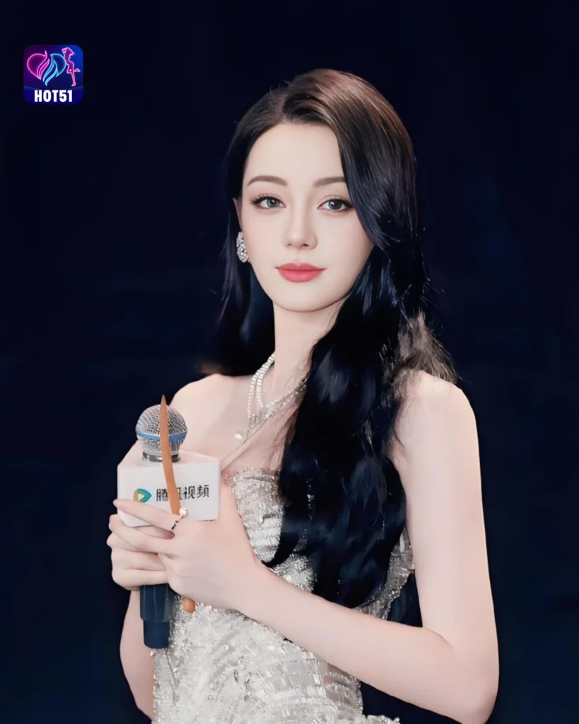Stunning Dilraba Dilmurat Photos on Hot51 Platform