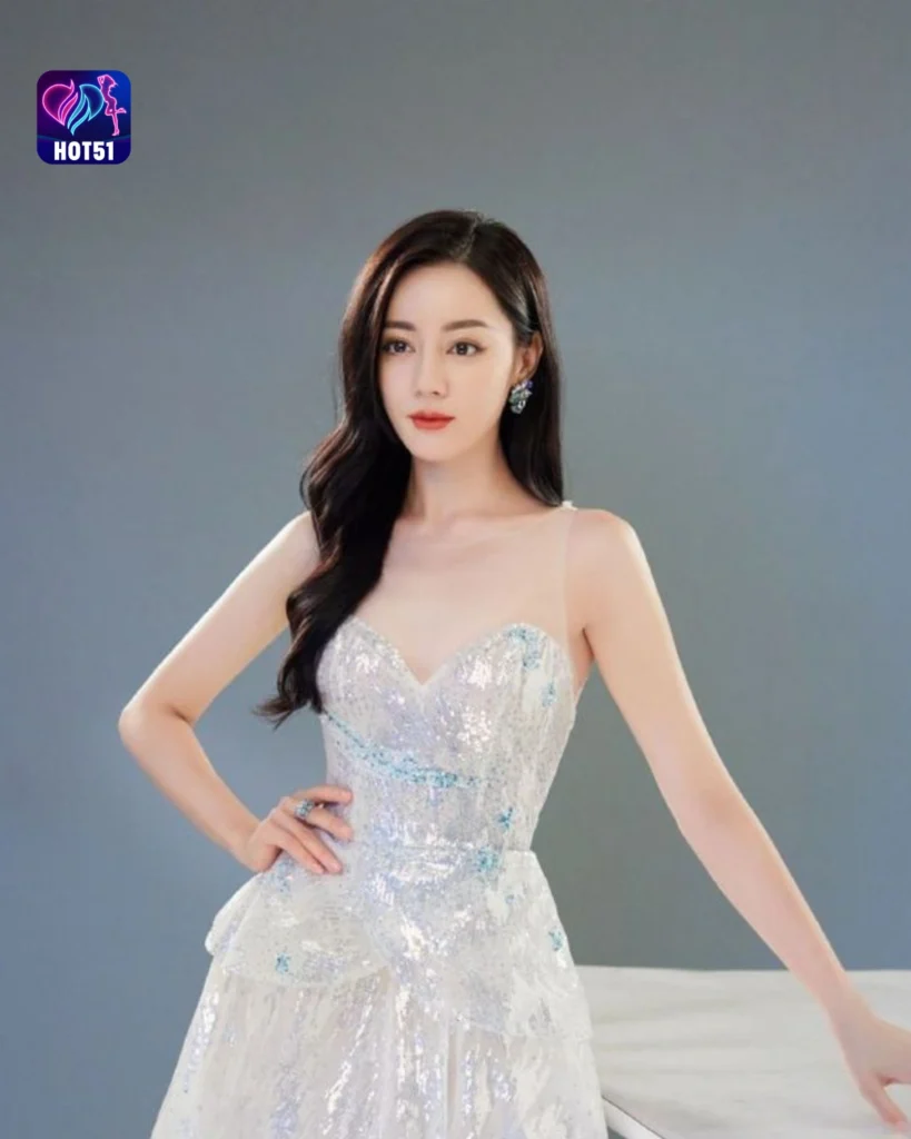 Stunning Dilraba Dilmurat Photos on Hot51 Platform
