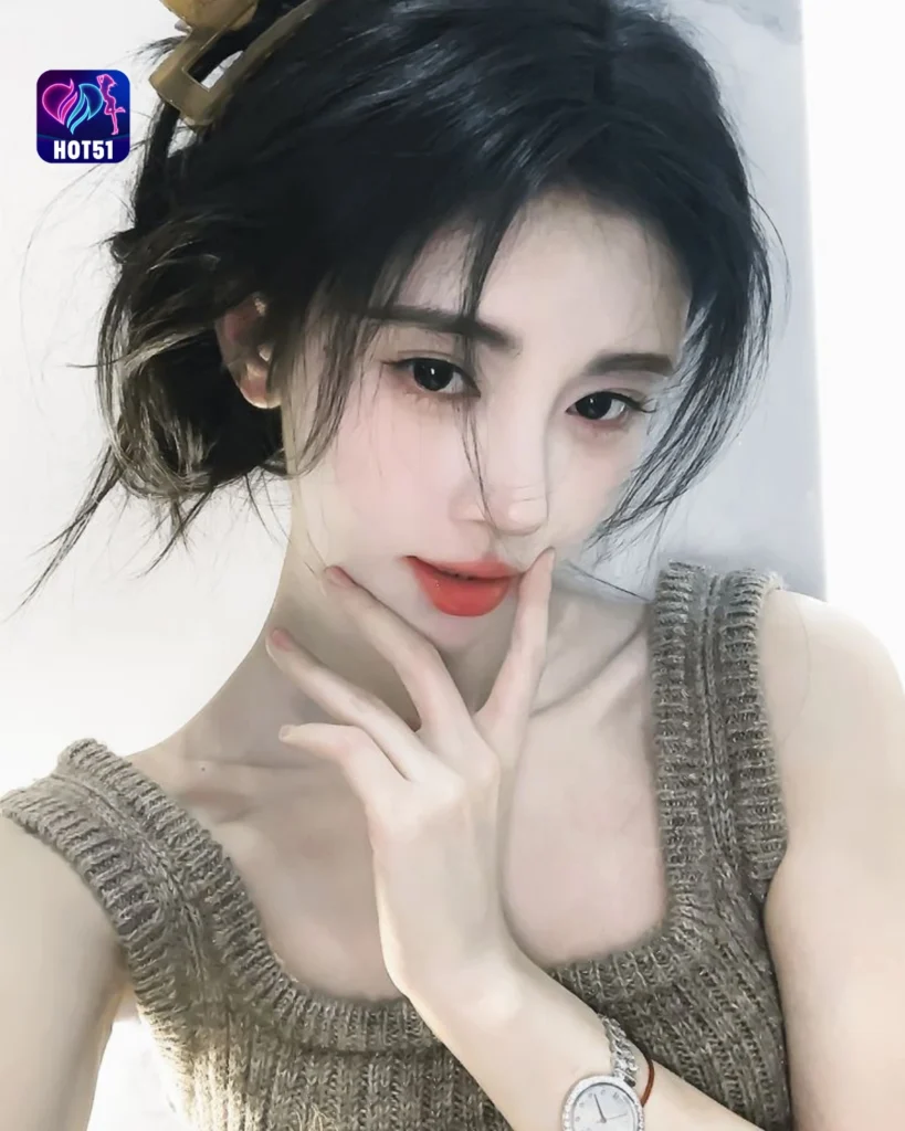  Stunning Ju Jingyi Photos on HOT51 Platform