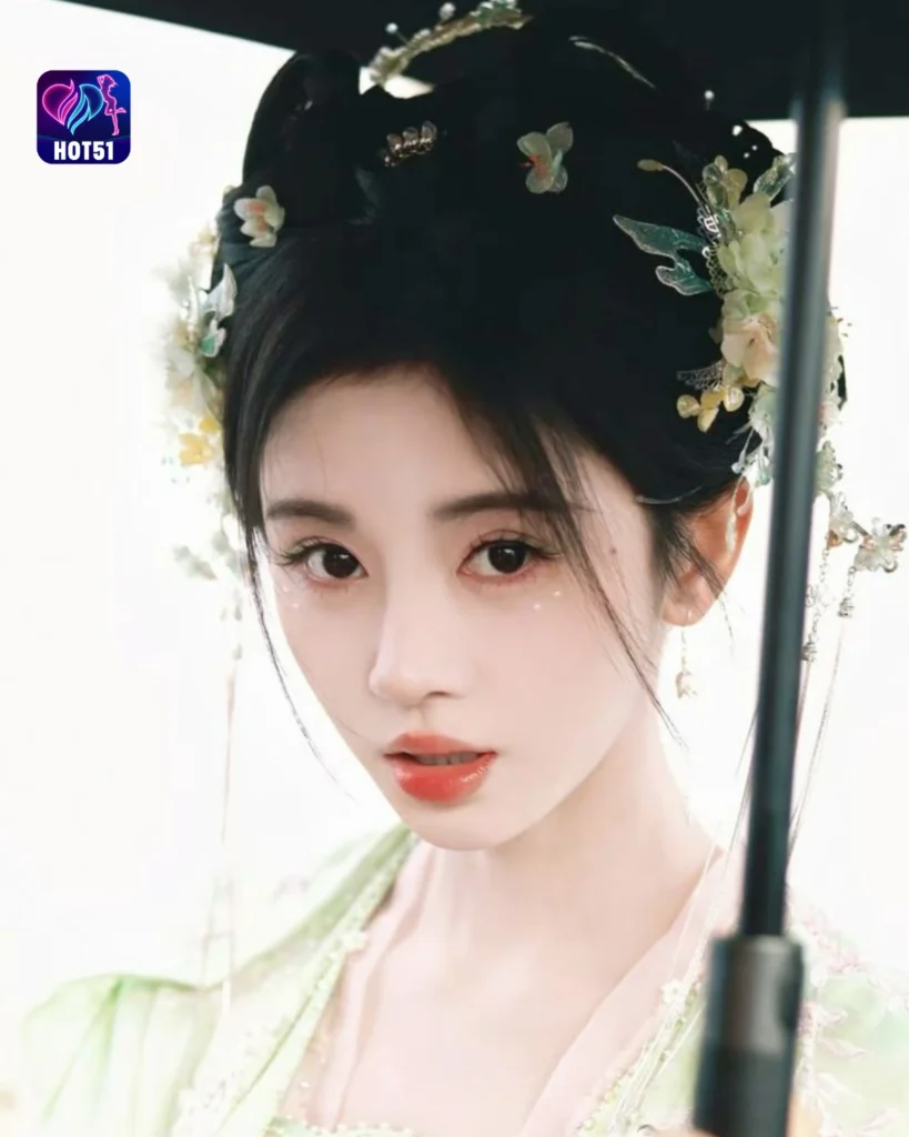  Stunning Ju Jingyi Photos on HOT51 Platform 
