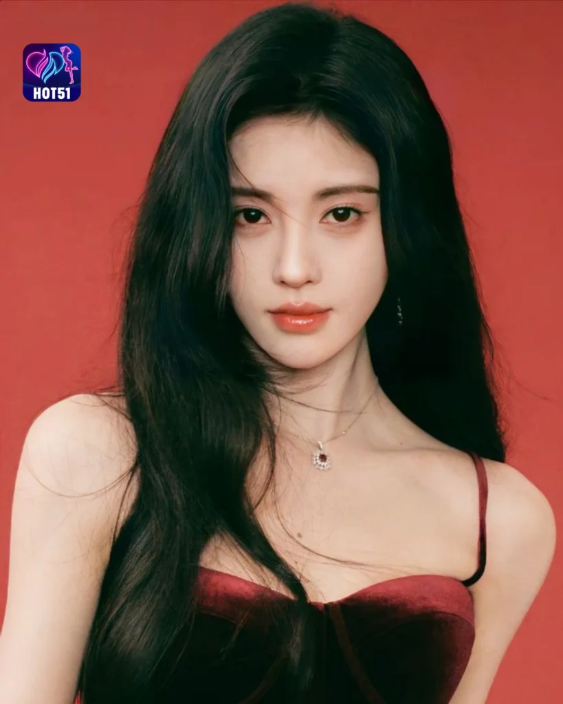 Stunning Ju Jingyi Photos on HOT51 Platform You Need to See